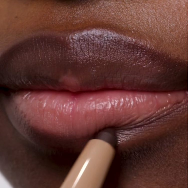 Rhode peptide lip shape