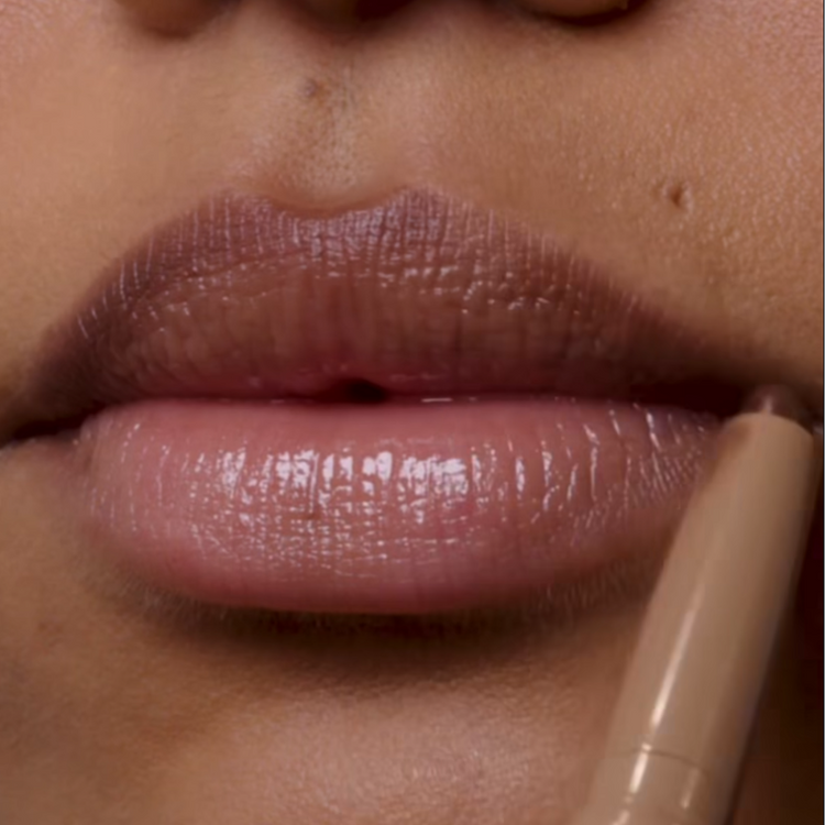 Rhode peptide lip shape