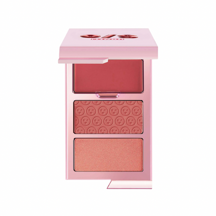 *Pre ordena* ONE/SIZE by Patrick Starrr  Cheek Clapper 3D Blush Trio Palette