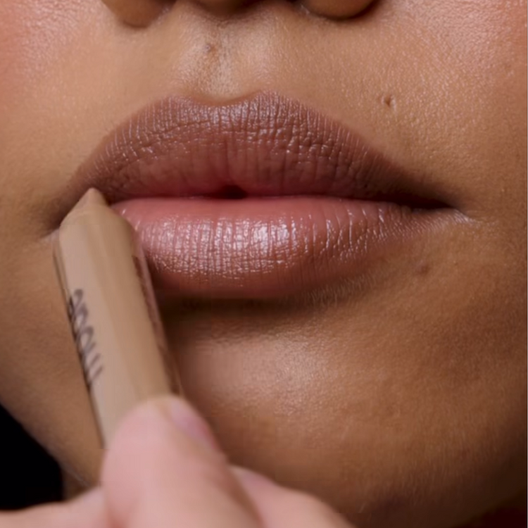 Rhode peptide lip shape
