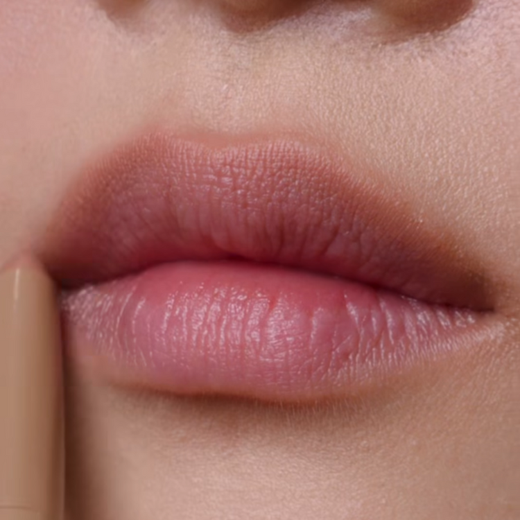 Rhode peptide lip shape